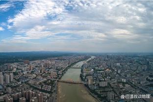 还有4️⃣天！曼城官推预热曼市德比 配上赛季哈兰德戴帽后打坐图